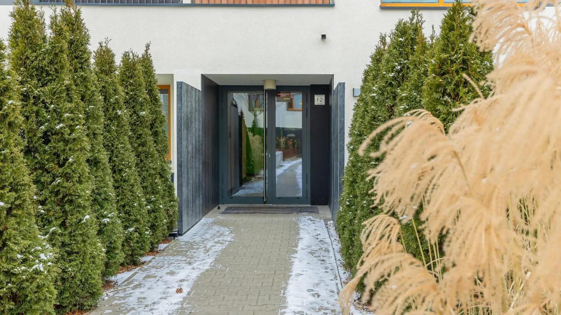 2 Bedroom Apartment Beautiful Green Surroundings Miedzyborska Street By Noclegi Renters Warsaw 0*,  Poland